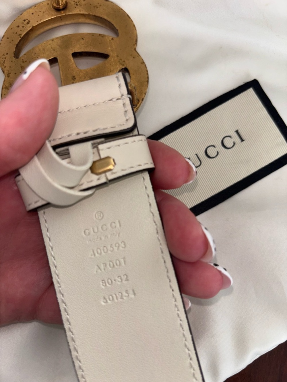 Gucci White Leather Belt with Gold Double G Buckle - Picture 3 of 7